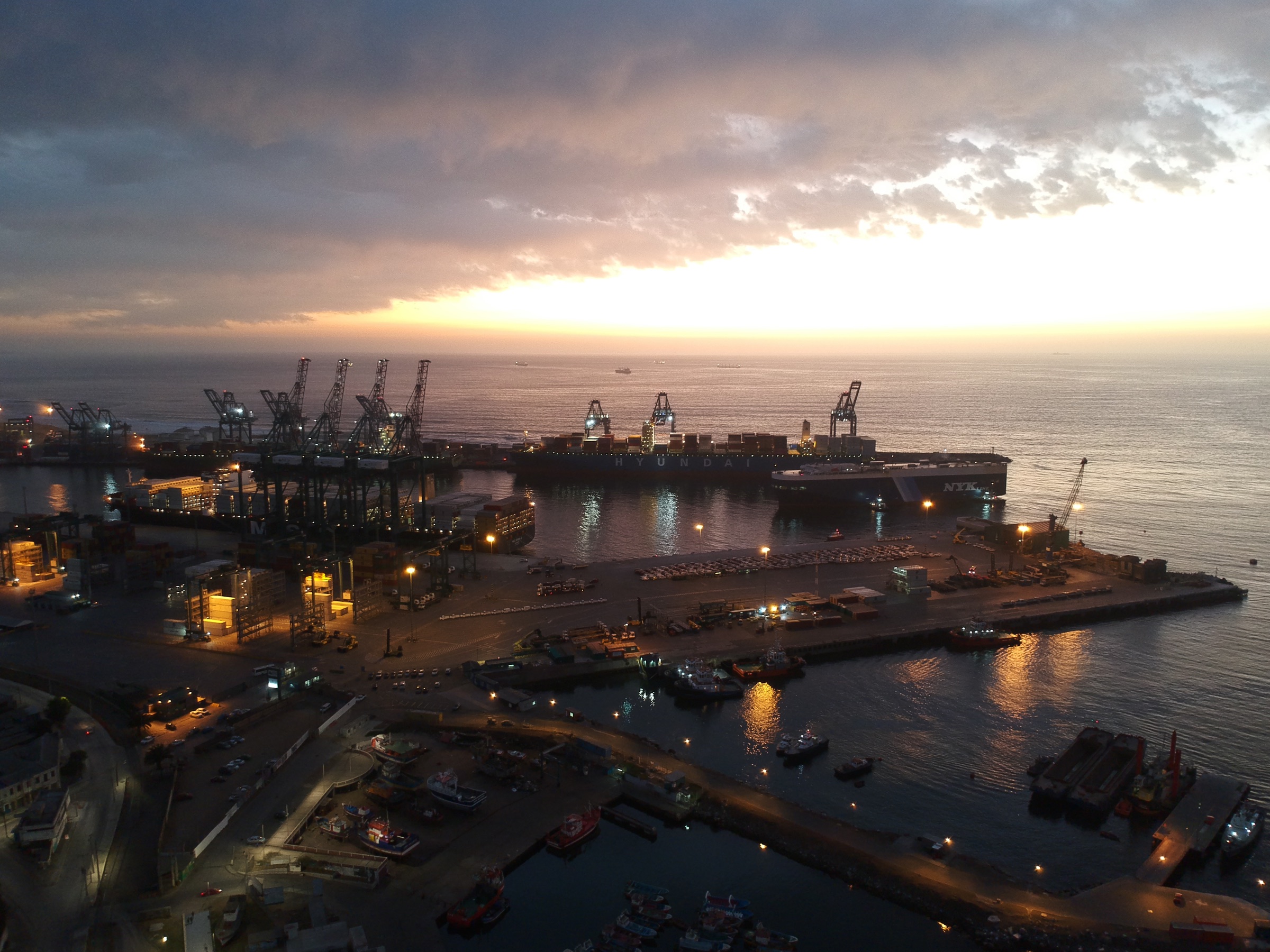 Puerto de San Antonio al atardecer